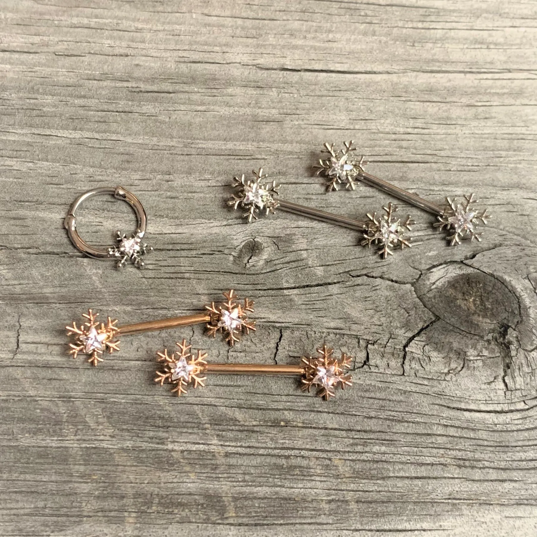 16 Gauge 3/8 Clear Gem Holiday Snowflake Septum Clicker
