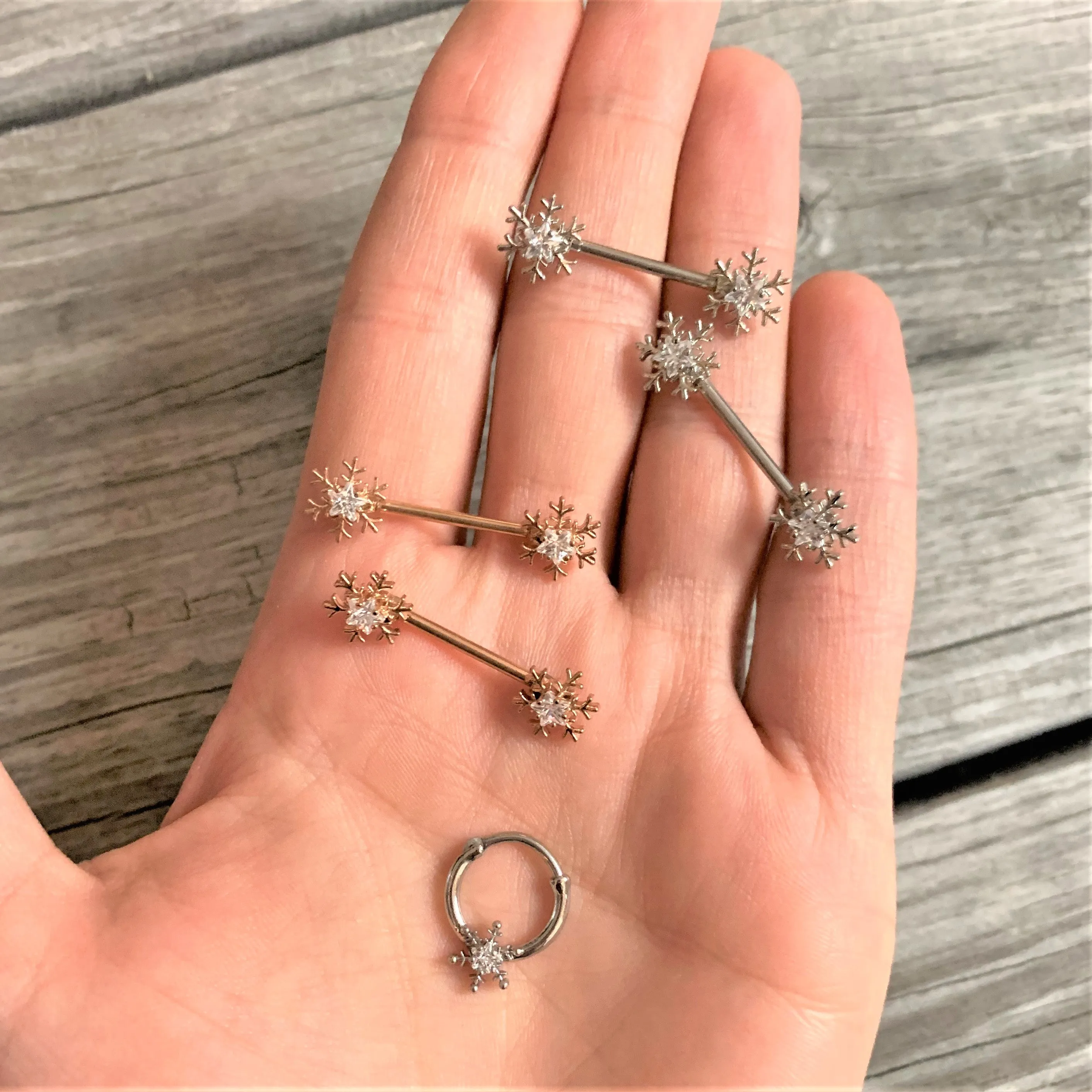 16 Gauge 3/8 Clear Gem Holiday Snowflake Septum Clicker