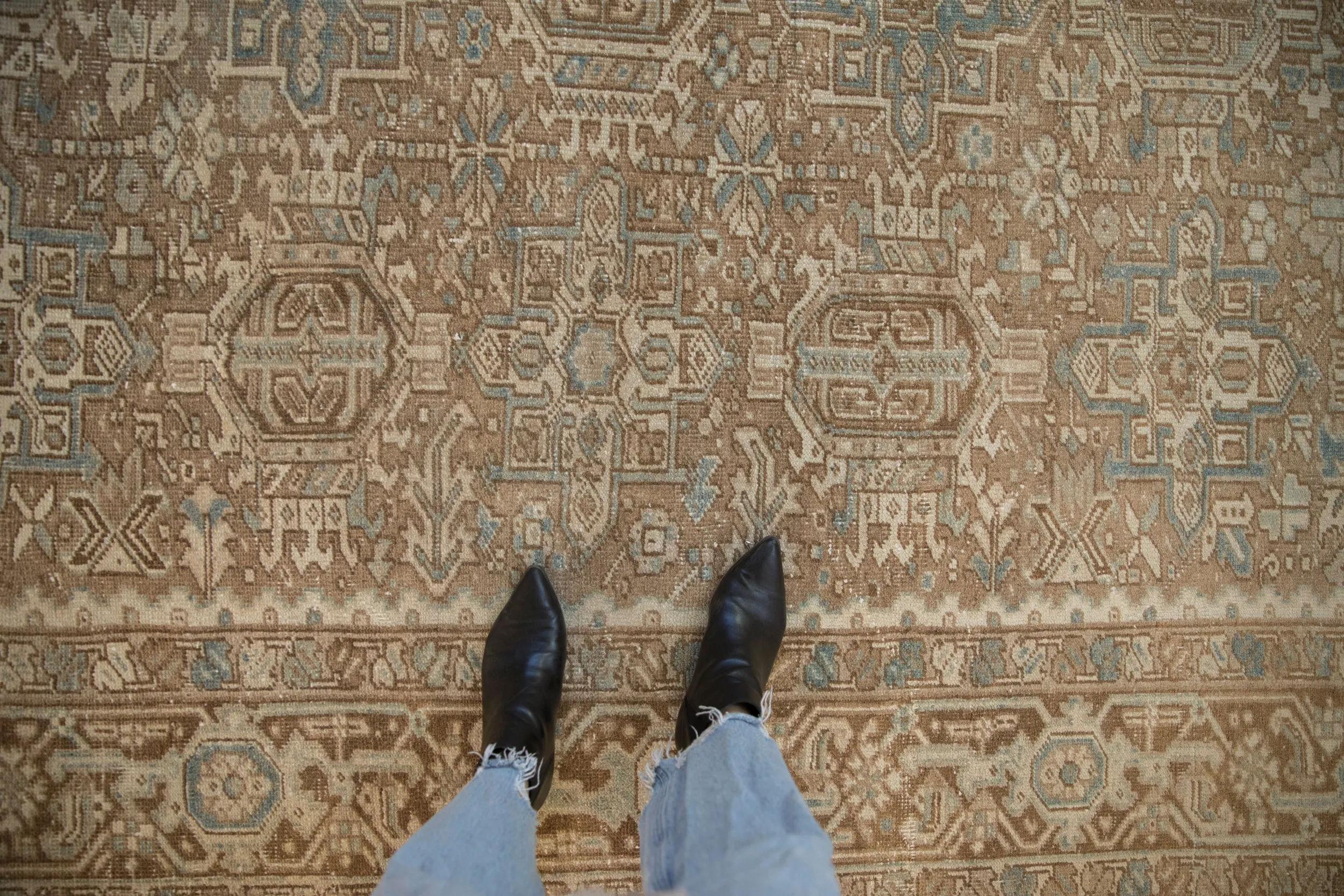 7.5x10 Vintage Distressed Heriz Carpet
