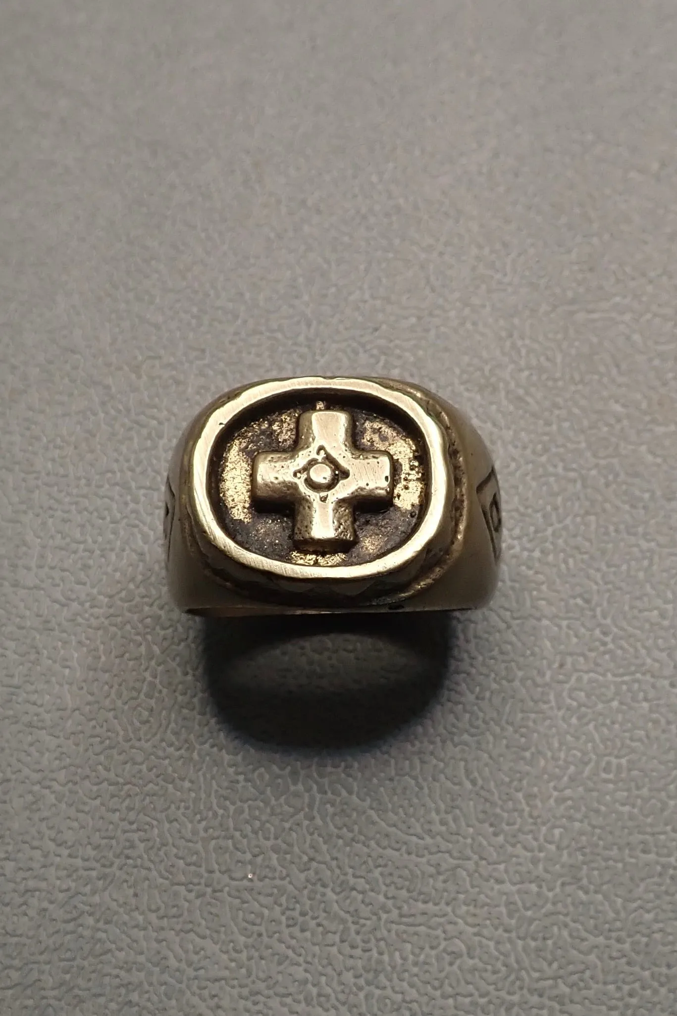 BRONZE CROSS RING