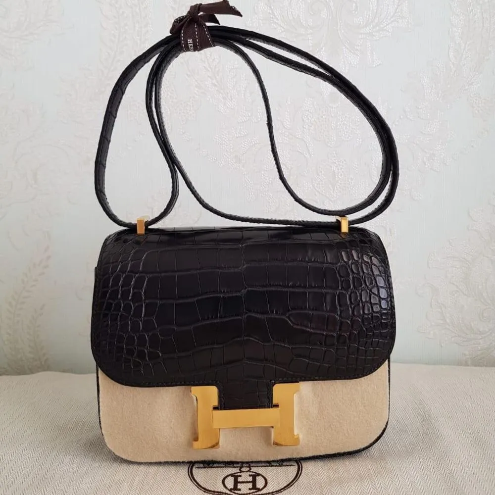 Hermès Constance 18 Noir (Black) Alligator Mississippi Matte Gold Hardware GHW