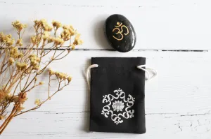 Larvikite gemstone palmstone | Om Symbol