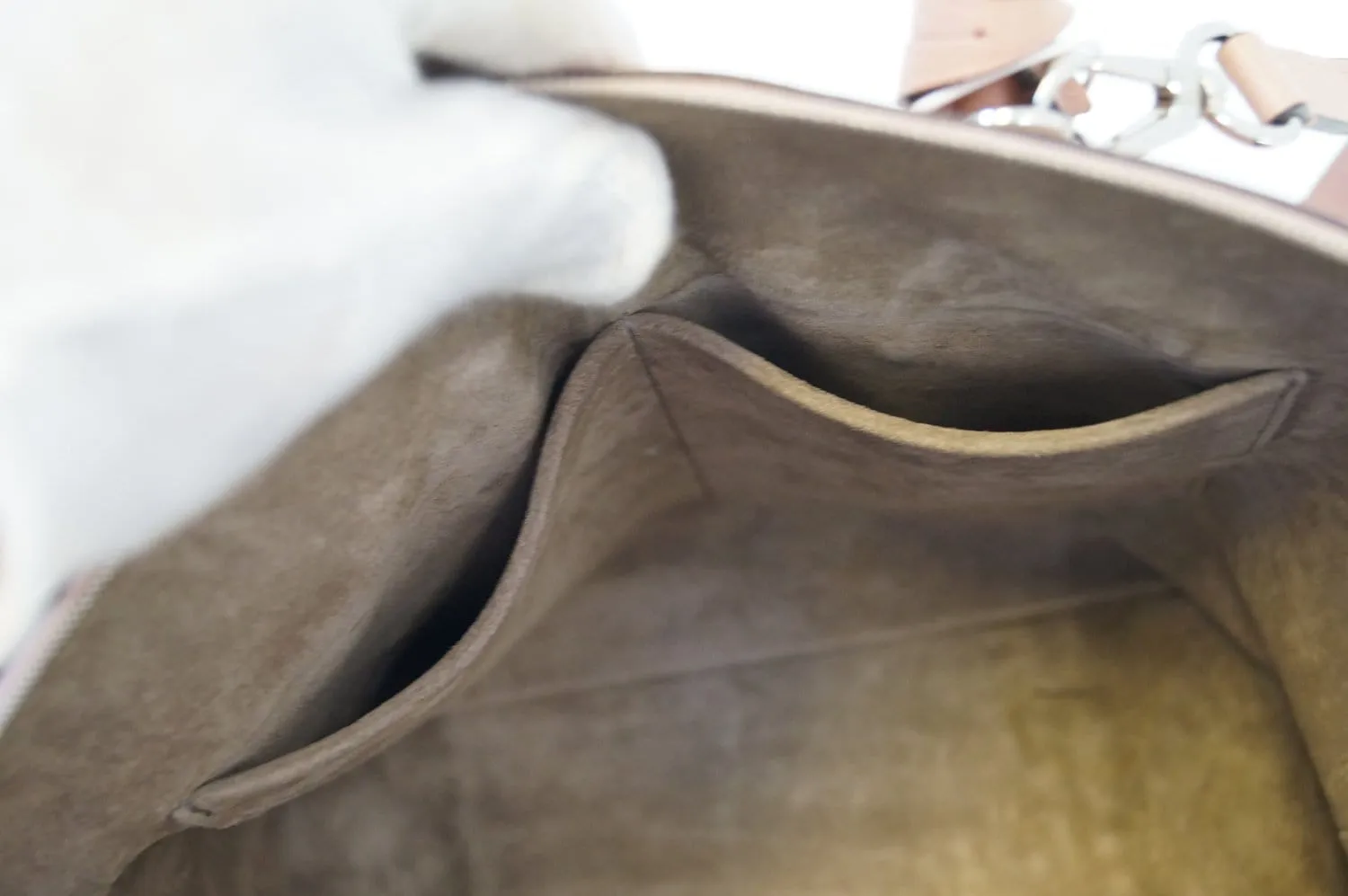 LOUIS VUITTON Magnolia Veau Cachemire Calfskin Leather Soft Lockit PM Bag