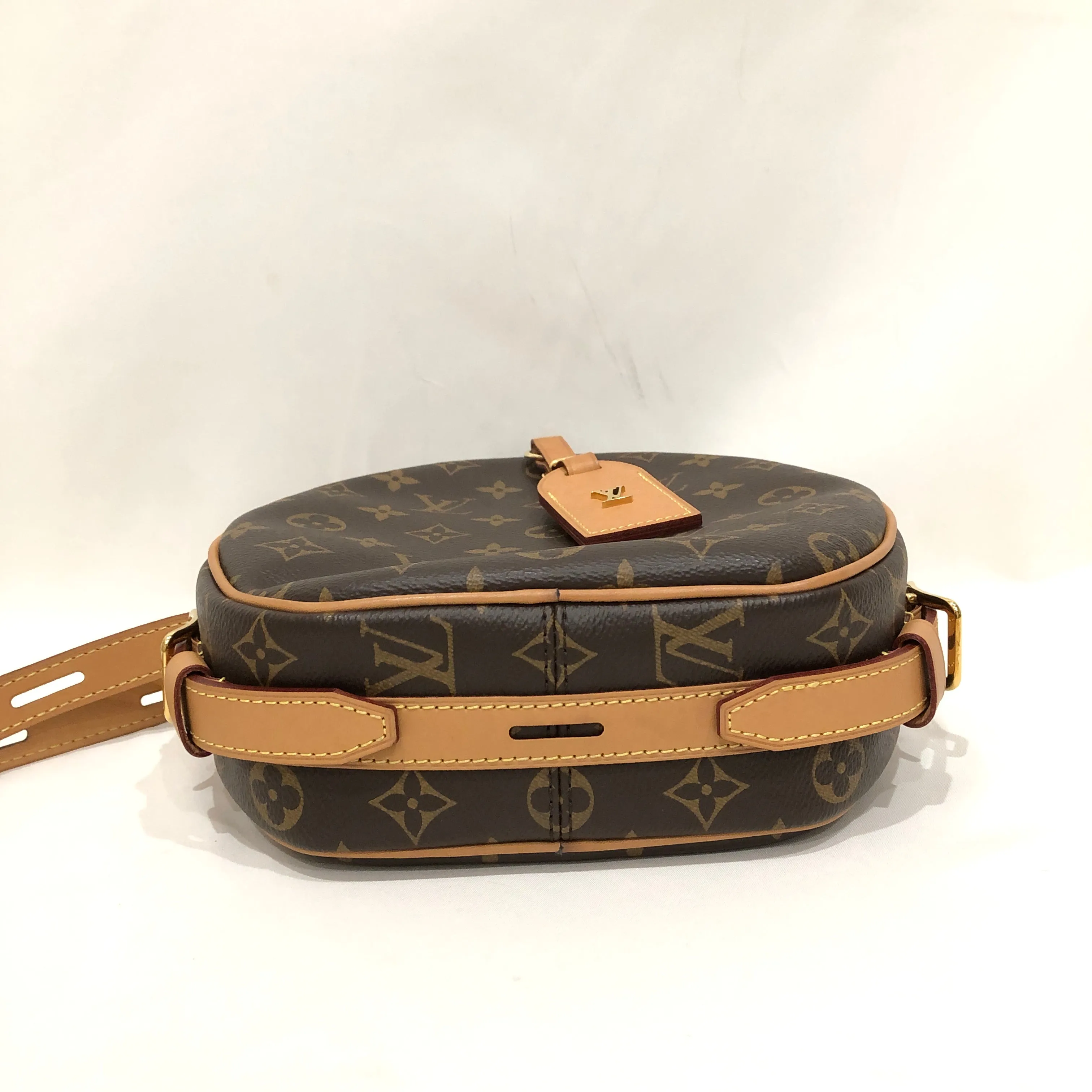 Louis Vuitton Monogram Boite Chapeau Souple MM Shoulder Bag Sku# 83258