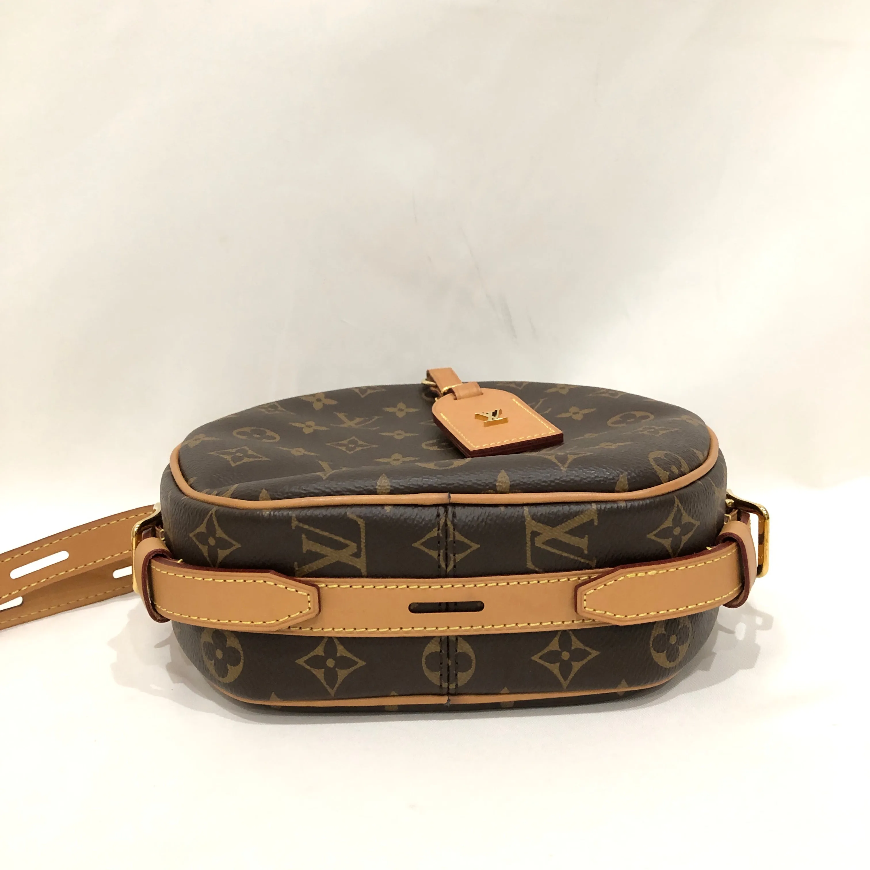 Louis Vuitton Monogram Boite Chapeau Souple MM Shoulder Bag Sku# 83258