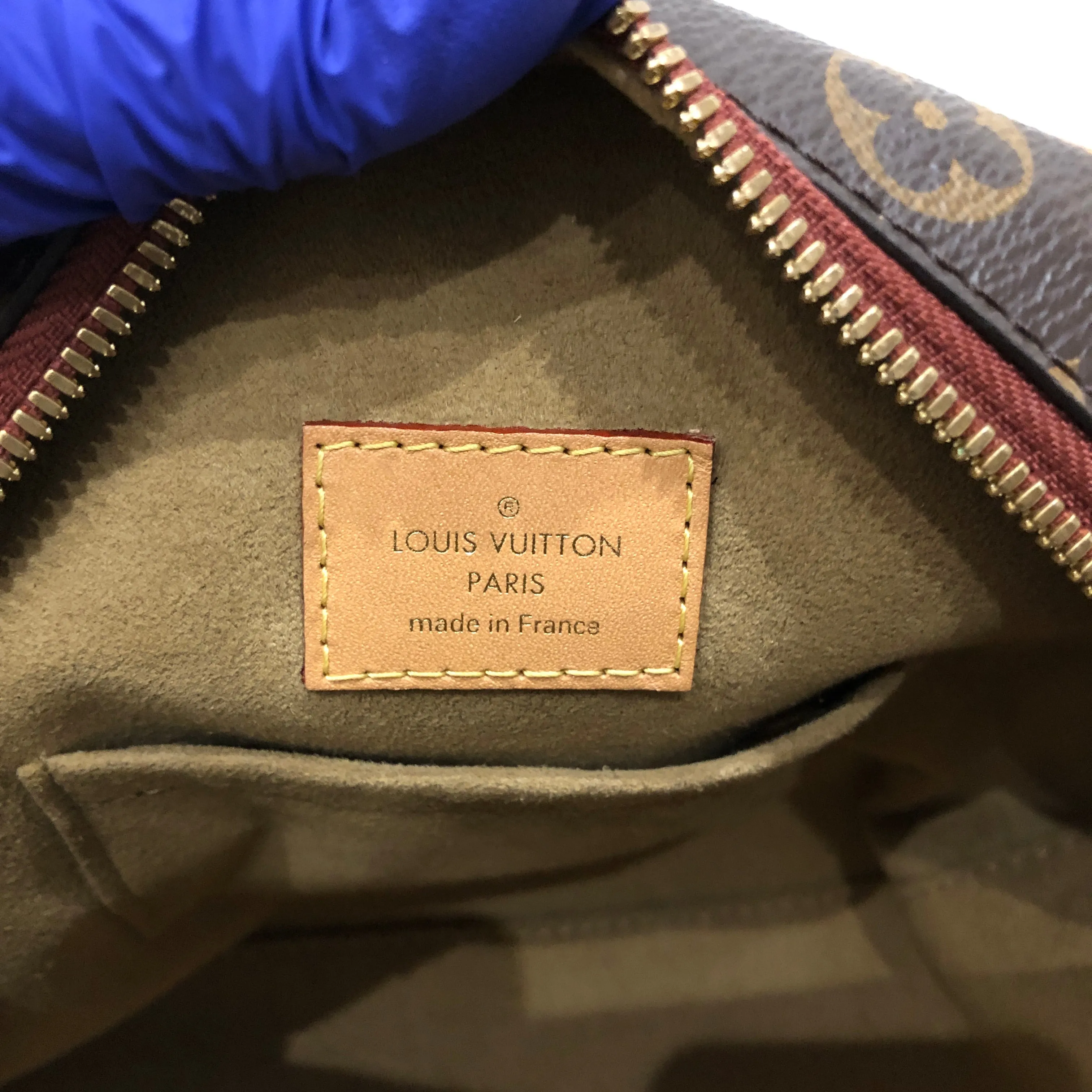 Louis Vuitton Monogram Boite Chapeau Souple MM Shoulder Bag Sku# 83258