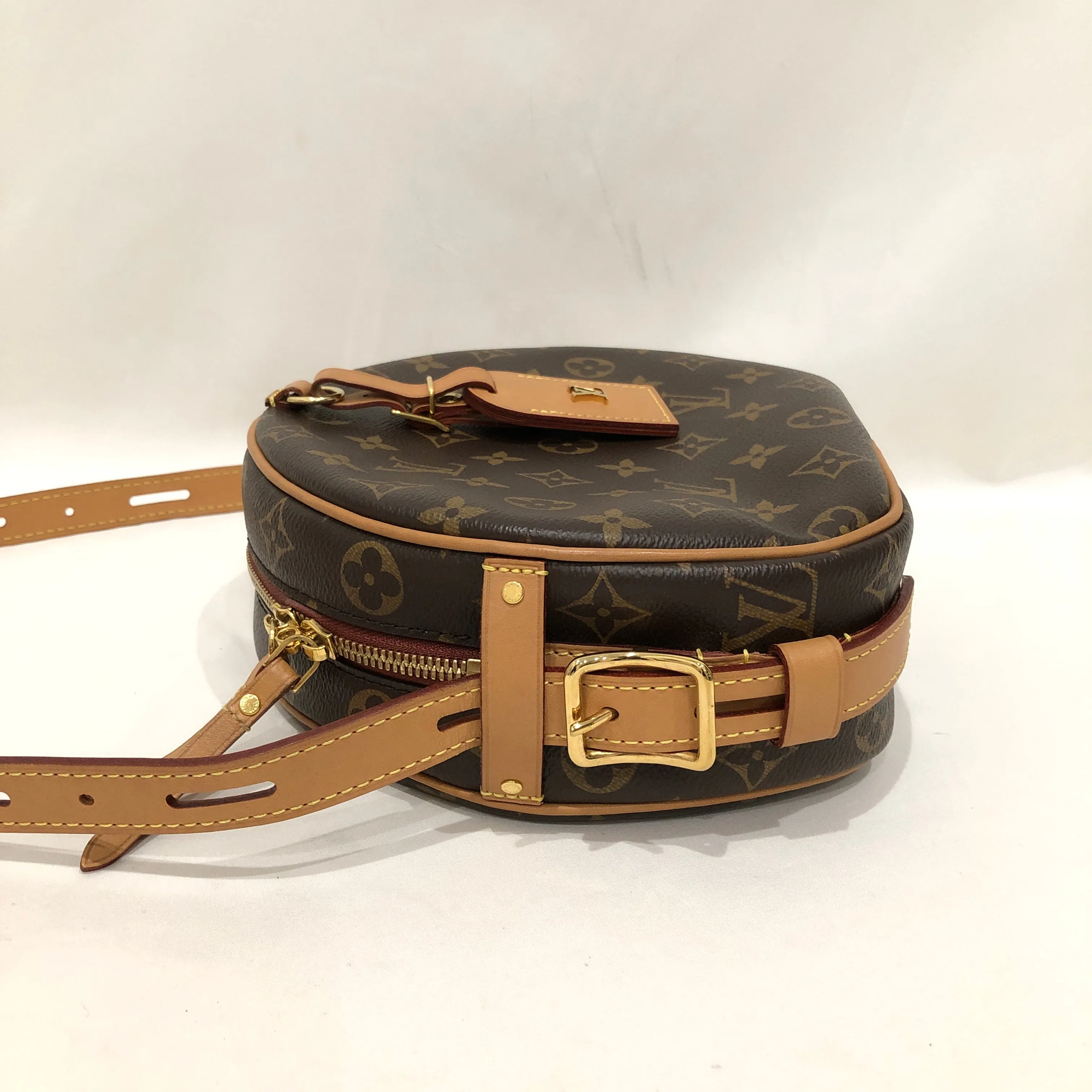 Louis Vuitton Monogram Boite Chapeau Souple MM Shoulder Bag Sku# 83258