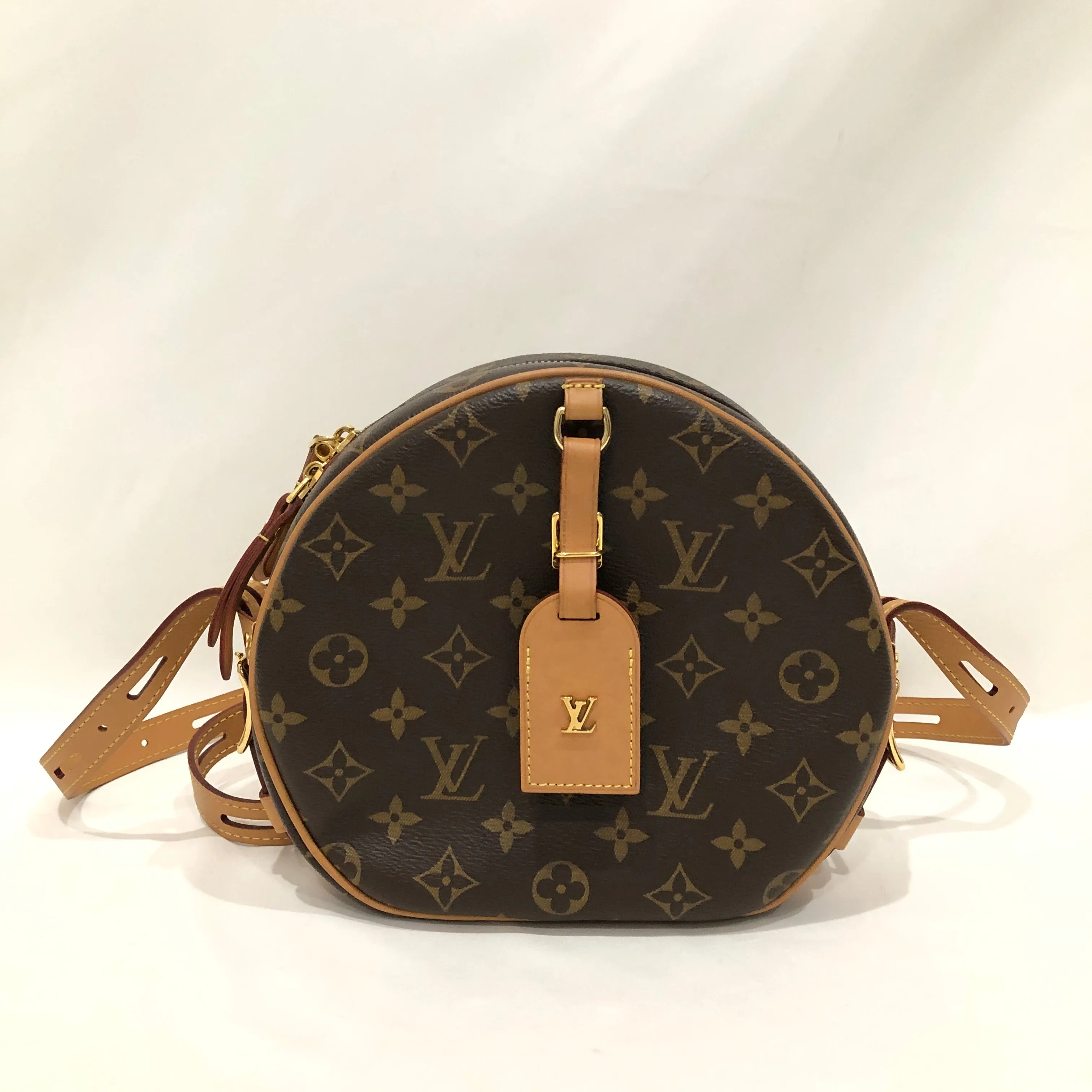 Louis Vuitton Monogram Boite Chapeau Souple MM Shoulder Bag Sku# 83258