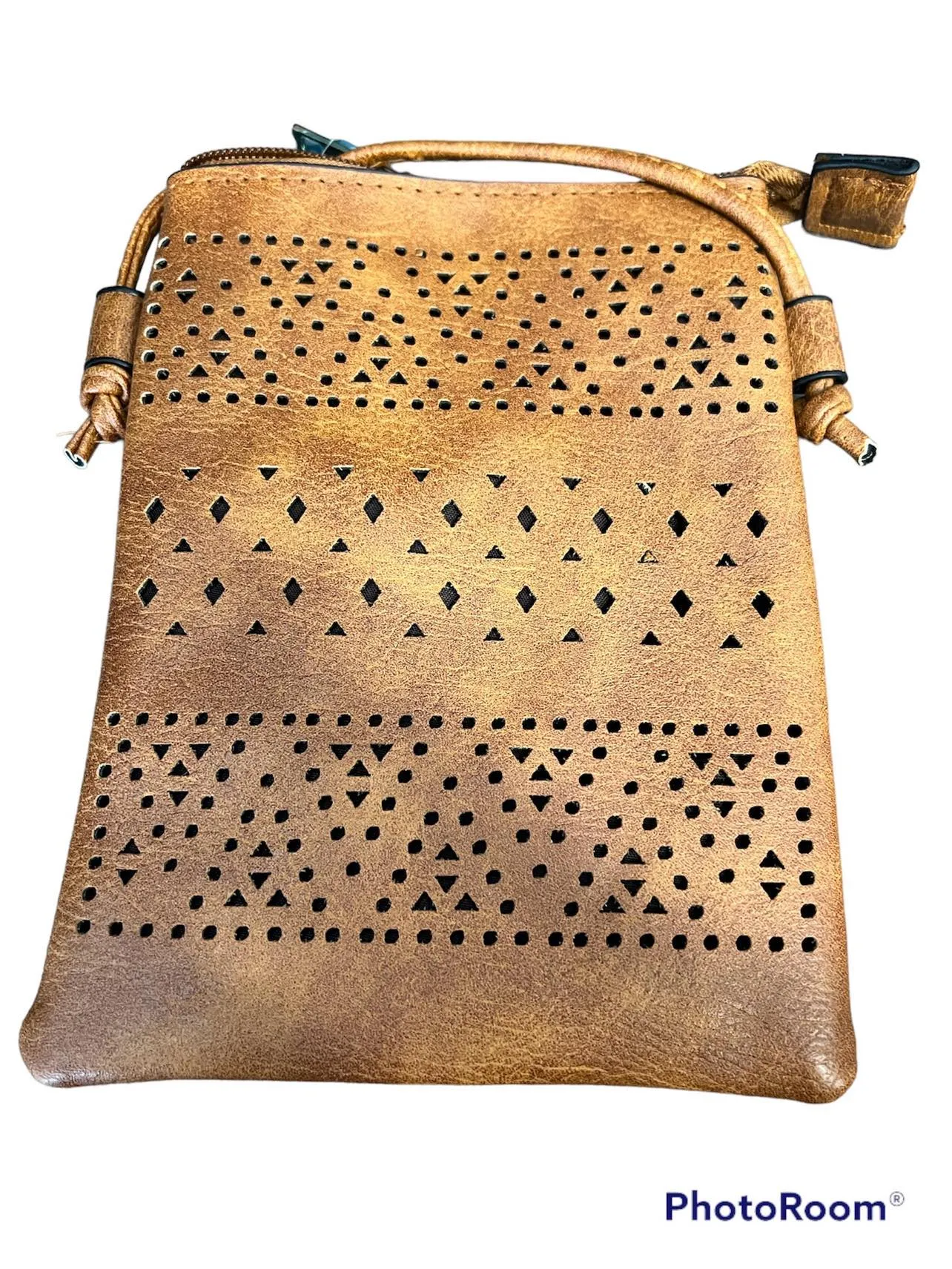New Ecosse Design Crossbody leather purse in Brown! Rear pocket to hold your Phone! Great Quality!