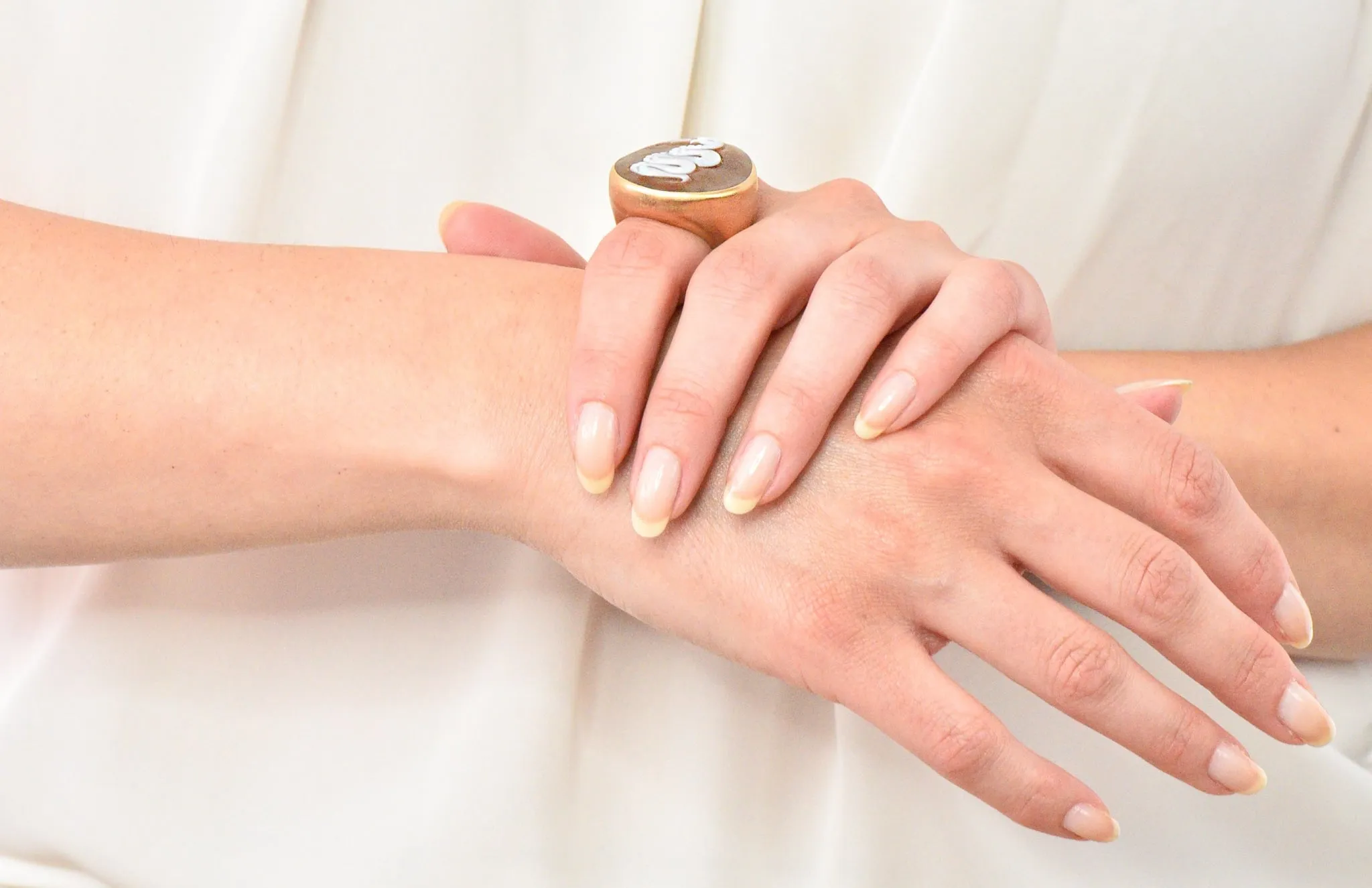 Pomellato Eva Rose Shell 18 Karat Rose Gold Snake Cameo Unisex Ring