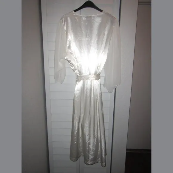 Roudelan Shiny Off-White Full Satin Robe Lingerie Nightgown w/ Beads, Sz Medium